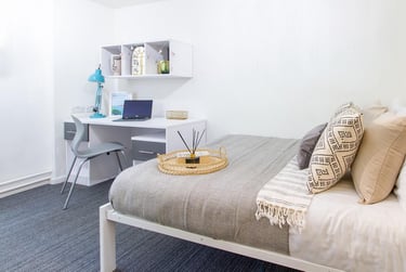 1 bed studio, Bassett Green Road, Swaythling, Southampton, SO163QB - Image 2